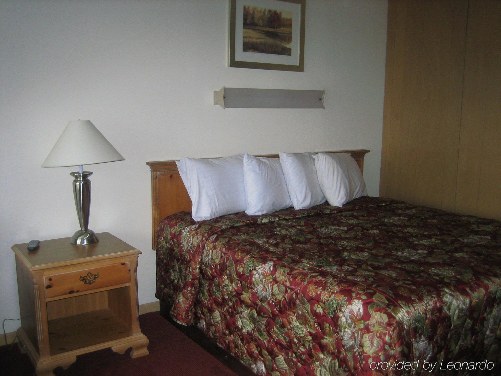 Blue Sky Inn Glens Falls-Saratoga-Lake George מראה חיצוני תמונה