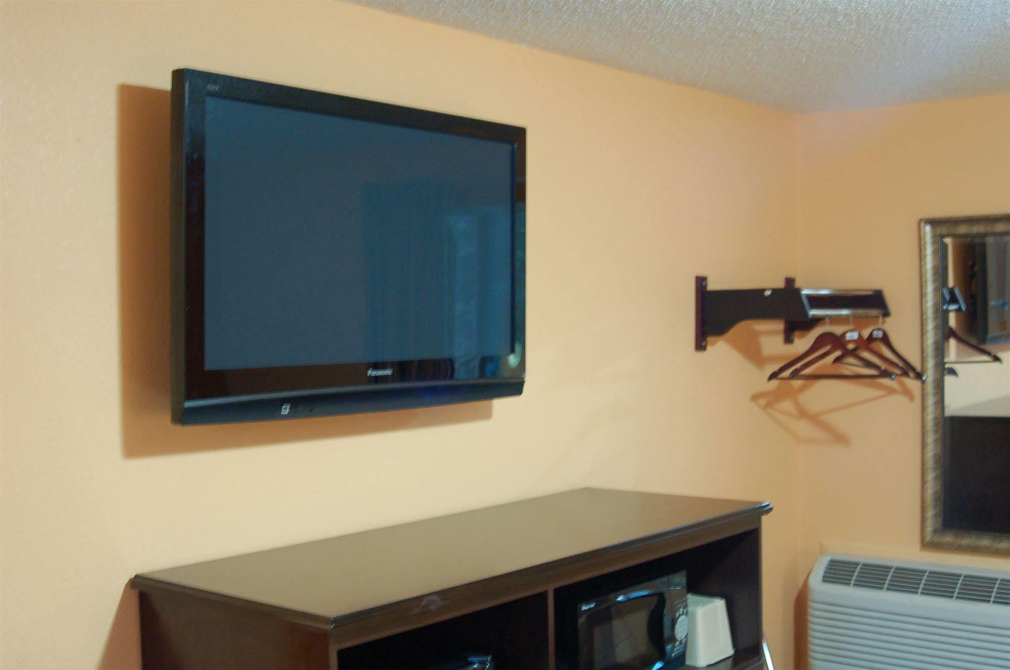 Blue Sky Inn Glens Falls-Saratoga-Lake George מראה חיצוני תמונה